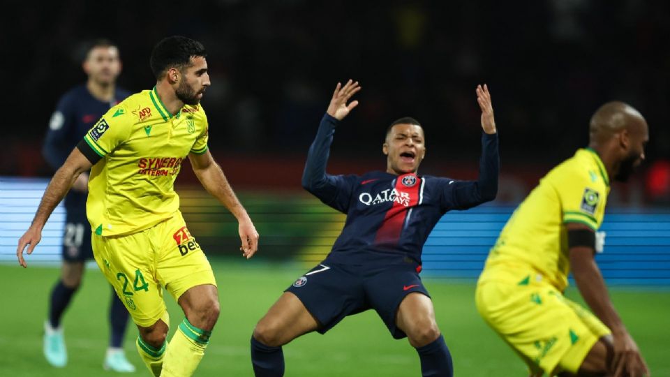 Kylian Mbappé de Paris Saint Germain en acción con el FC Nantes.