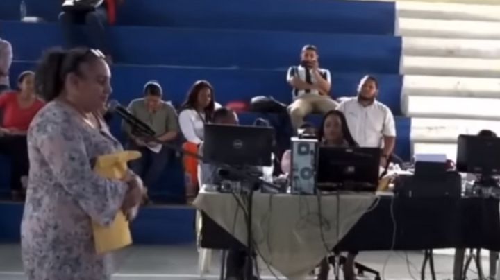 Maestra participa por plaza para dar clases de inglés, pero no sabe el idioma
