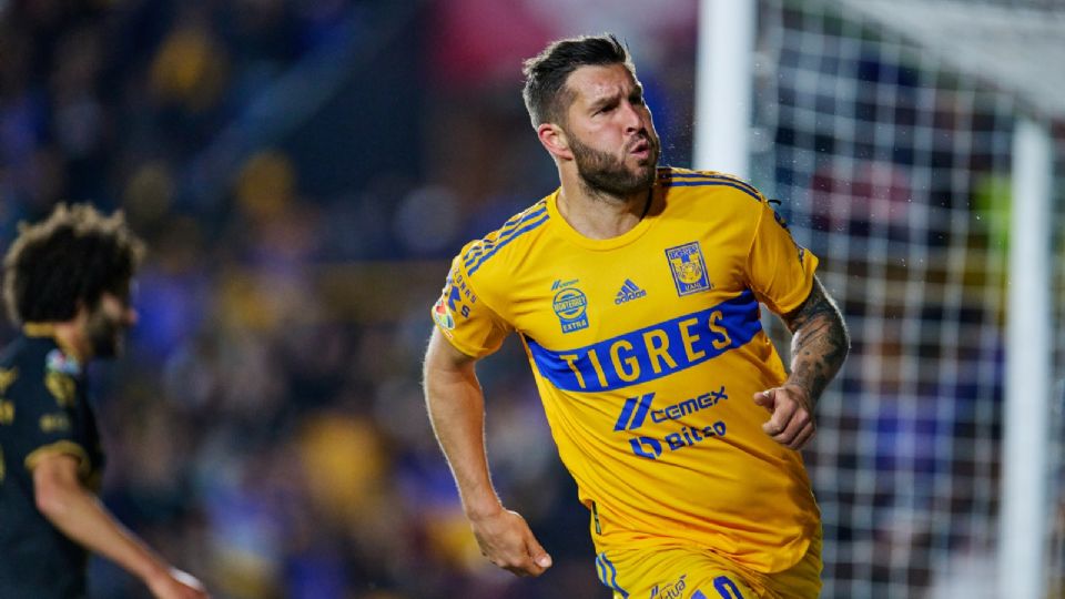 El delantero francés de Tigres, André-Pierre Gignac, anotó un doblete el sábado en el Estadio Universitario, para llegar a 180 con el club