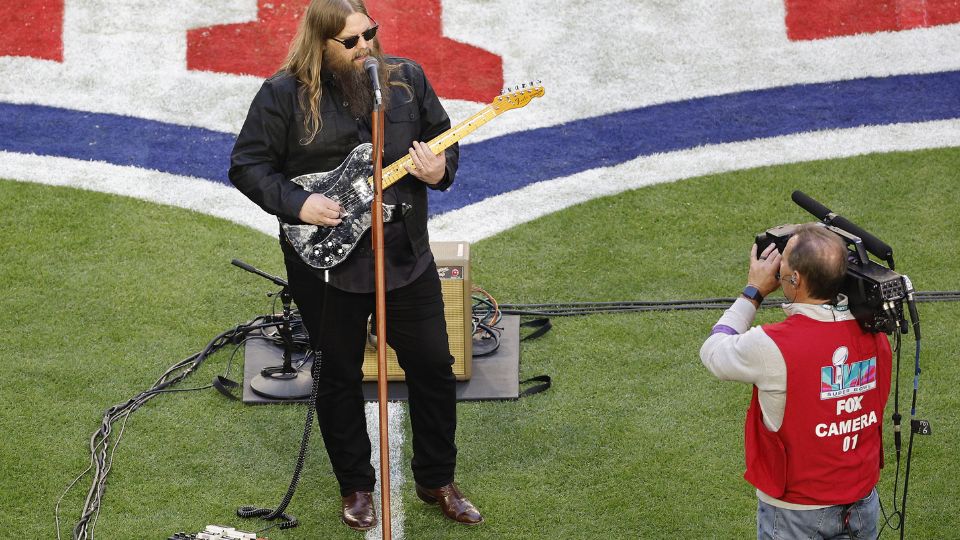 Chris Stapleton interpretó el himno de Estados Unidos.