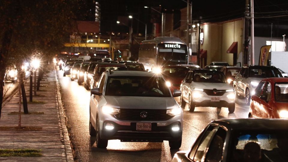 Tráfico en Monterrey. Foto: Dalia Manríquez / ABC Noticias