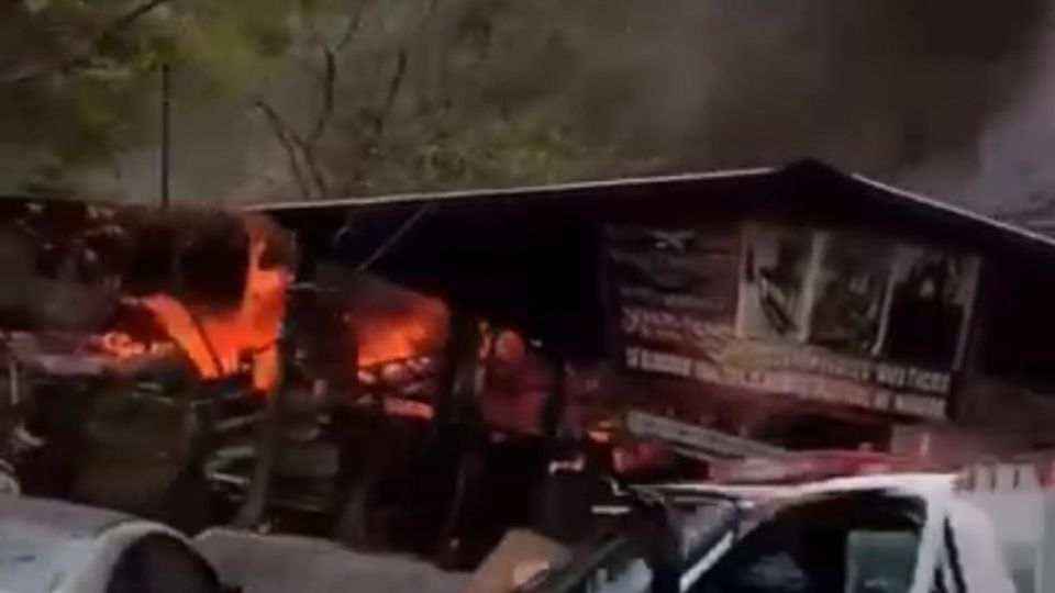 Incendio a la Carretera a Cola de Caballo. Foto: Captura de Pantalla / Facebook