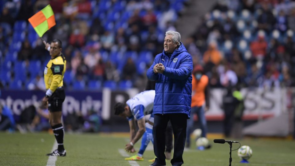 Víctor Manuel Vucetich ha sabido llevar a Rayados al liderato general con su mejor inicio de torneo