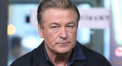 Retiran cargos por uso de armas a Alec Baldwin