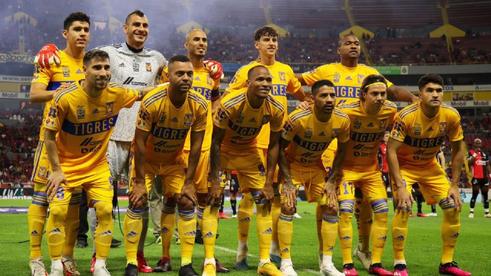 Cuadro inicial de Tigres en la jornada 8 contra Atlas, partido que alarga el invicto del equipo.