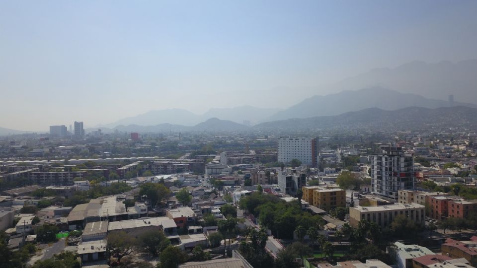 Nube de aire sucio en Monterrey | Alain García y Mariana Hernández  / ABC Noticias.