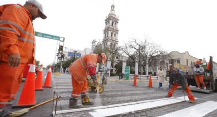 Emprende Monterrey bacheo en calles del centro