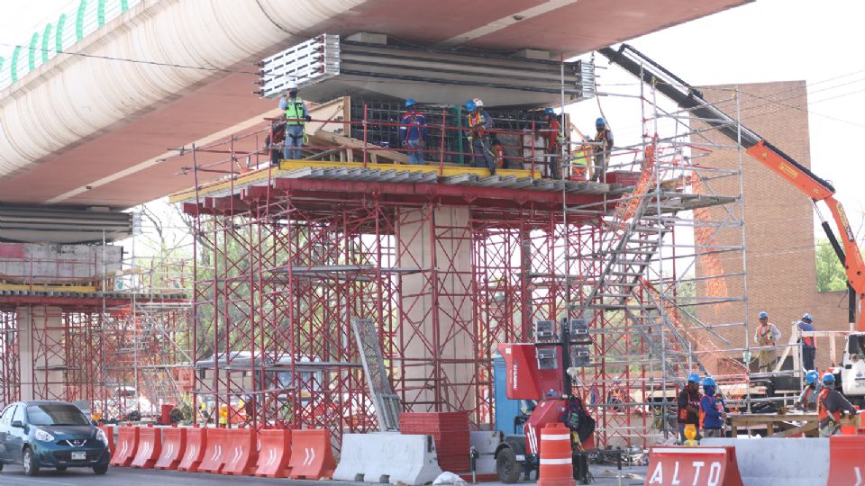 Continúan trabajos en estaciones del Metro.