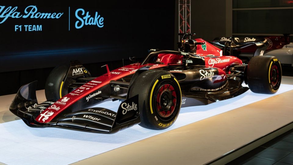 Alfa Romeo presentó su monoplaza C43, con el que competirán sus pilotos en la temporada 2023.