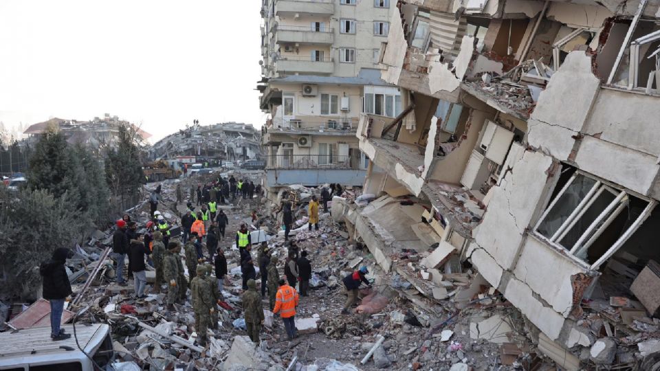 Edificio derrumbado en Turquía.