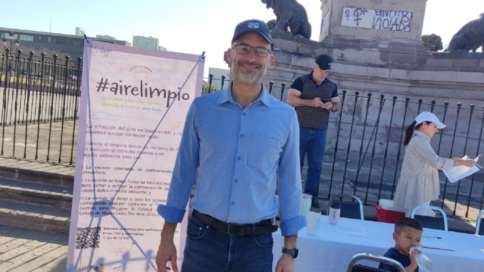 Alcalde de San Pedro, Miguel Treviño, en la Explanada de los Héroes.