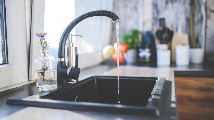Inquieta a AyD de Monterrey elevado gasto de agua de regios