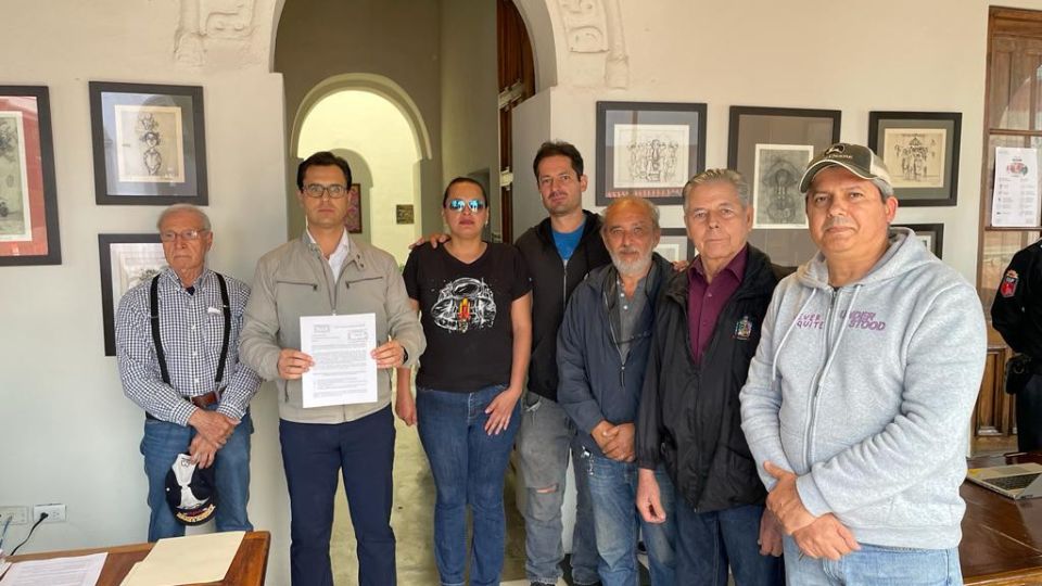 Exsenador, Jesús Horacio González junto a afectados de Centrito Valle.