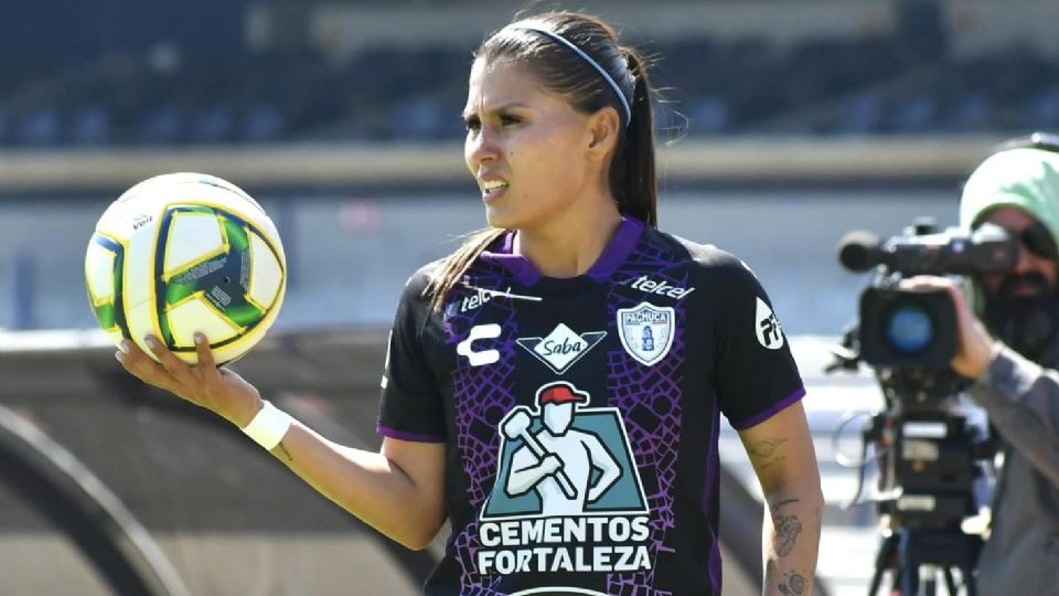 La futbolista de Pachuca, Selene Cortés, exhibió en redes sociales a su acosador y se solidarizó con la situación de Scarlett Camberos y las mujeres en México