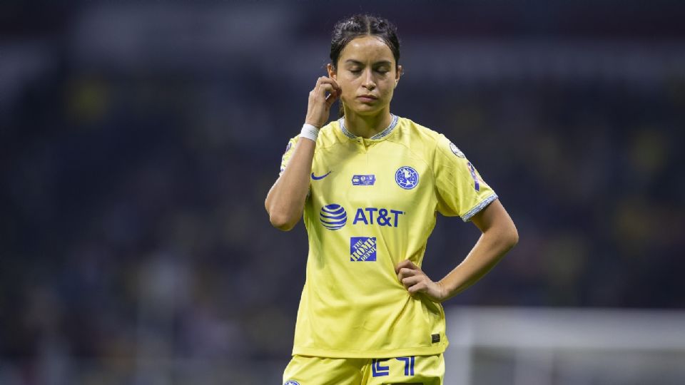 Scarlett Camberos en el partido de ida de la final del Apertura 2022 entre América y Tigres Femenil, en el Estadio Azteca