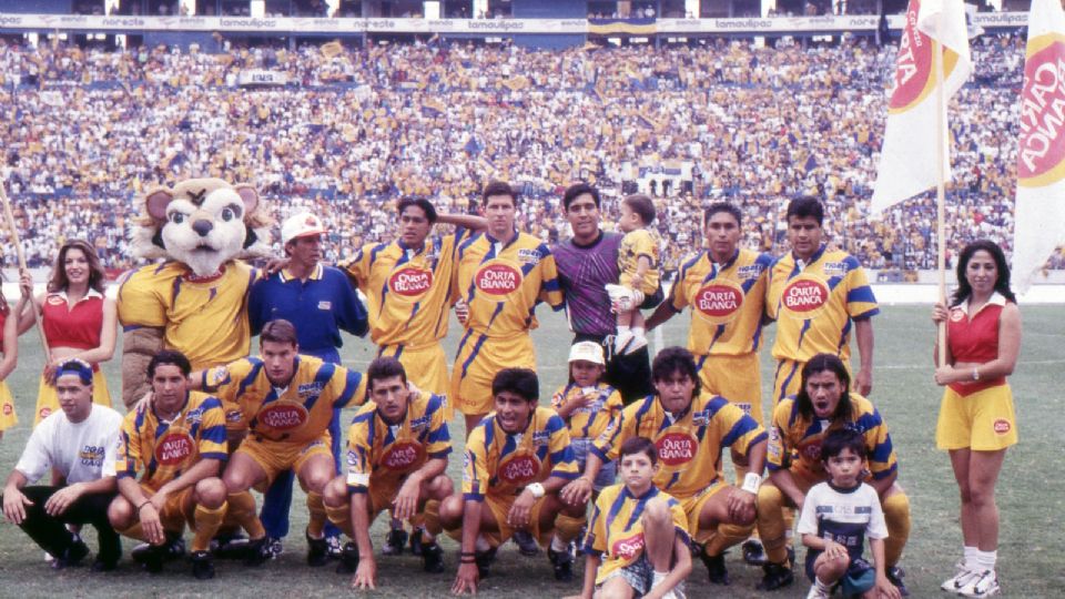 El equipo de Tigres en 1996, año en que descenderían.