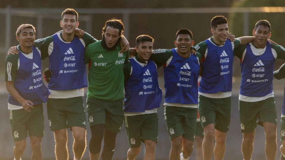 Jugadores de la Selección Mexicana en el entrenamiento previo a los partidos de la Fecha FIFA anterior