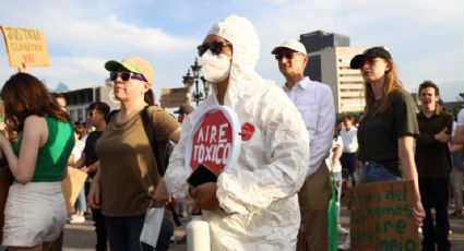 Samuel García respalda marcha por un aire limpio en Monterrey