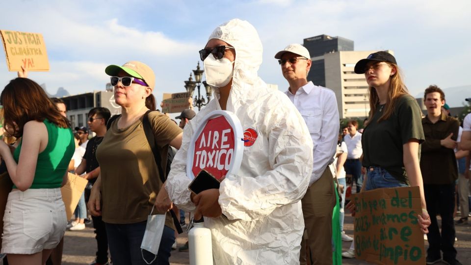 Marcha por un aire limpio en Monterrey.