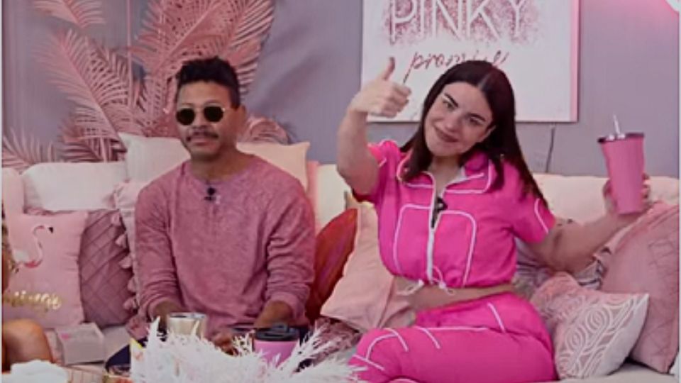 Melissa Galindo junto a Kalimba en el programa PinkyPromise