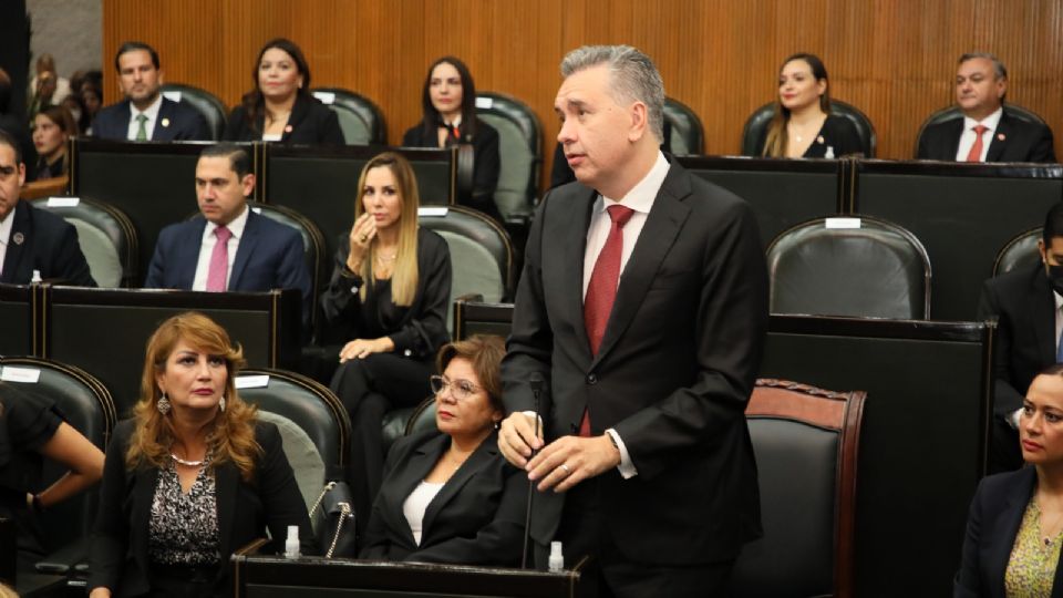 Waldo Fernández, diputado local de Morena, buscará evitar el sobrecosto en las farmacias de los hospitales privados.