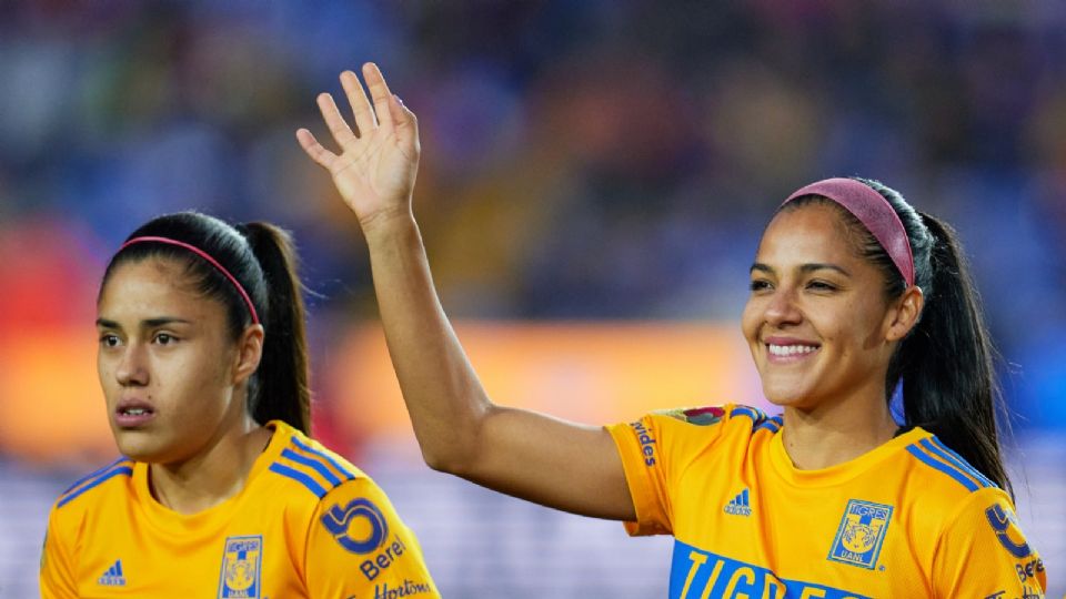 Jacqueline Ovalle y Cristina Ferral previo a partido con Tigres Femenil.