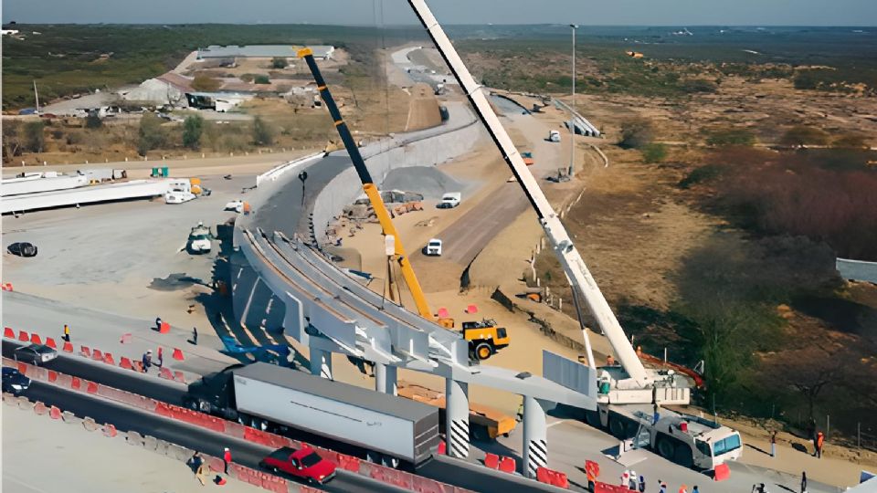 La obra tiene siete puentes superiores, informaron autoridades