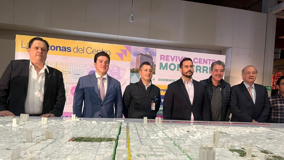 El alcalde de Monterrey, Luis Donaldo Colosio junto al gobernador, Samuel García, durante la presentación del programa “Revive el Centro”.