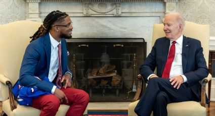 Biden recibe a Damar Hamlin en la Casa Blanca; agradece por su coraje