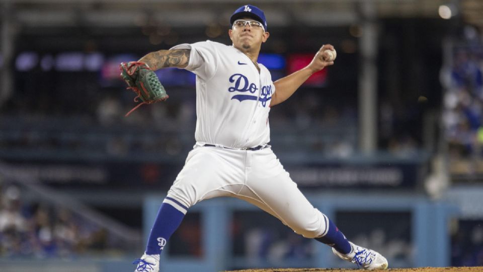 Julio Urías se apuntó su primera victoria de la temporada con Los Angeles Dodgers, al vencer 8-2 a los Diamondbacks de Arizona