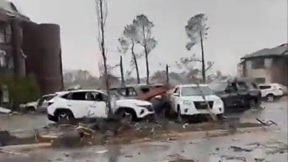 Tornado dejó varios daños en Estados Unidos.