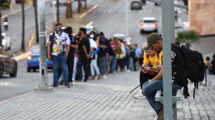 Tiempo en transporte público afecta a salud mental: psicólogo