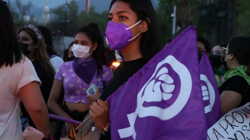 Un grupo de mujeres marchando durante el 8M del 2022.