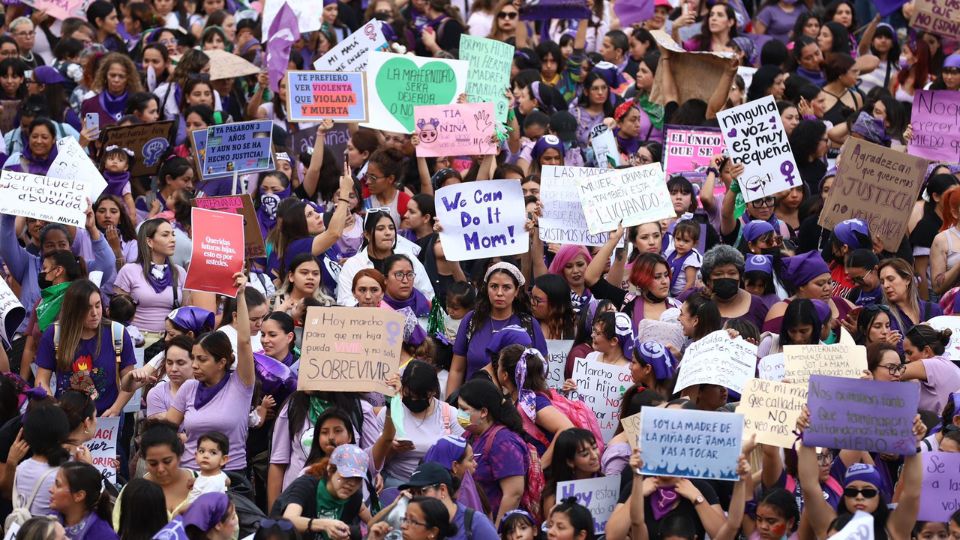 Marcha 8M en Monterrey.