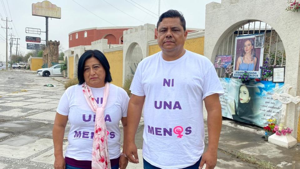 Mario Escobar y Dolores Bazaldúa, padres de Debanhi Escobar.