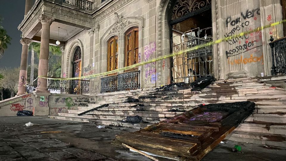 Palacio de Gobierno con daños por la marcha del 8M