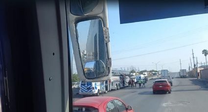 Choque entre camión y tráiler provoca caos vial en la Carretera a Laredo