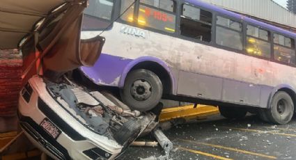 Falla mecánica causó accidente del camión que aplastó un carro en Monterrey