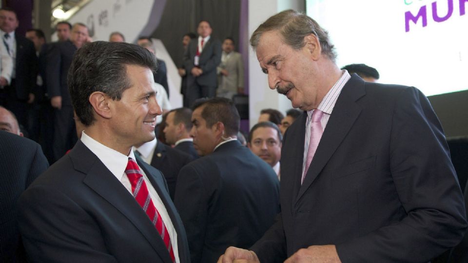 Enrique Peña Nieto y Vicente Fox (de izquierda a derecha), ex presidentes de México | Twitter / @jenarovillamil