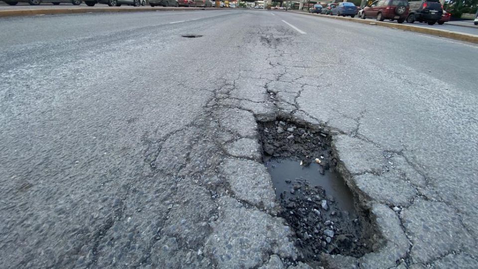 Bache en avenida Sendero Divisorio.