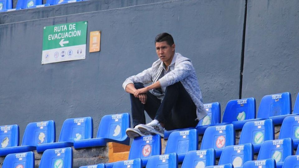 Hugo Ayala estuvo en el Estadio Universitario para observar el entrenamiento del equipo