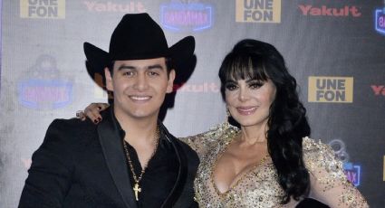 Maribel Guardia muestra el lugar donde reposan las cenizas de su hijo