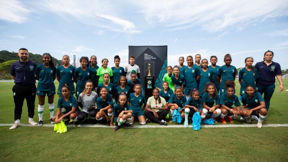 Brasil recibió hace días el tour del trofeo del Mundial Femenil