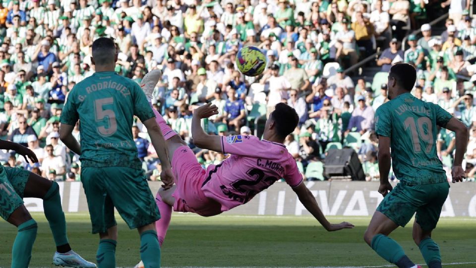 César Montes marcó ante el Real Betis, pero no pudo evitar la derrota del Espanyol