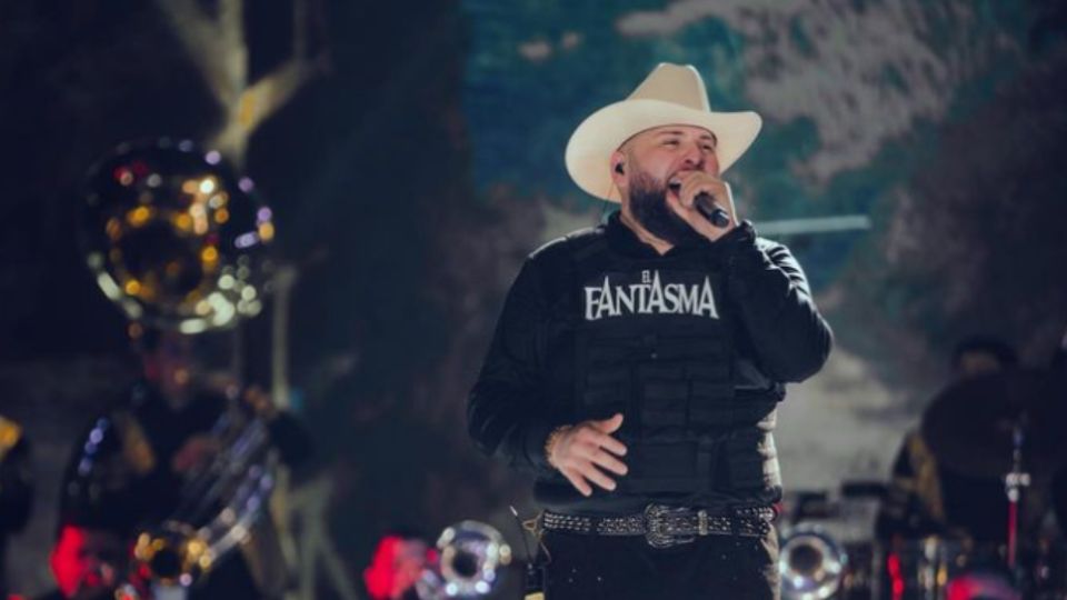 El Fantasma, cantante de música regional mexicana.