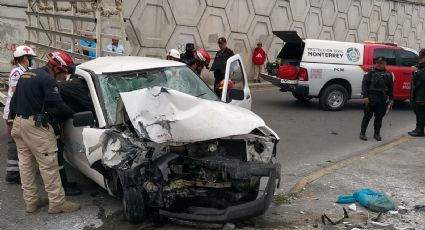 Pareja ebria se estrella y resultan lesionados en Monterrey