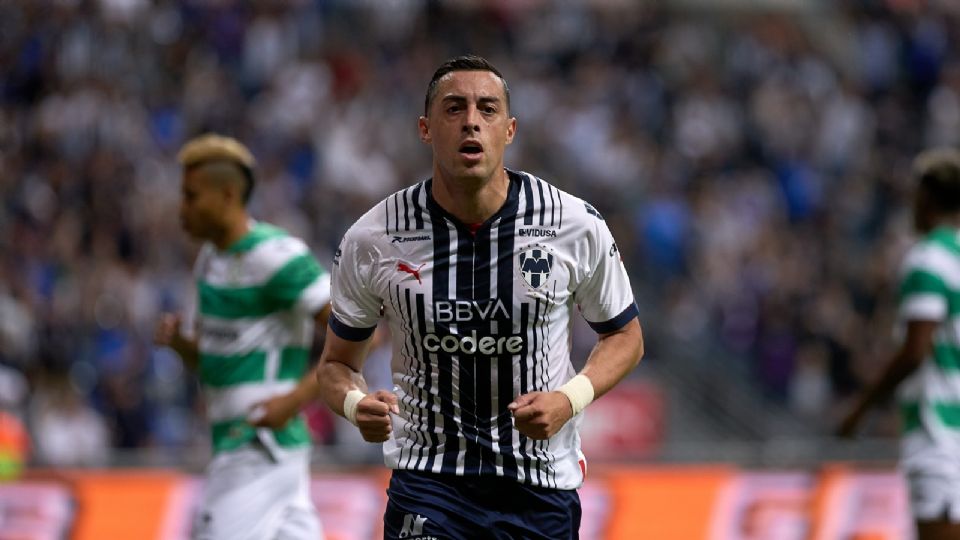 Rogelio Funes Mori anotó ante Santos, pero salió expulsado del encuentro.