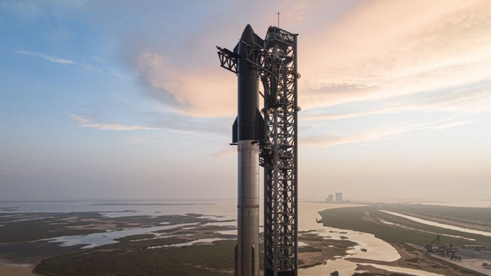 Los técnicos de SpaceX desistieron del despegue del Starship, de 120 metros (394 pies) de longitud