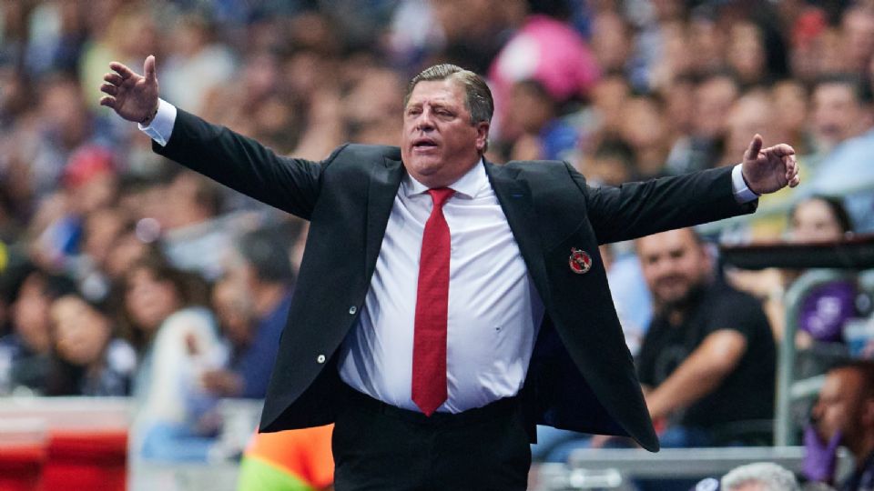 Miguel Herrera durante el partido entre Rayados y Xolos de Tijuana en el Estadio BBVA