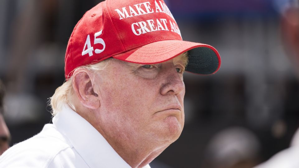 El expresidente estadounidense Donald Trump al comienzo de la tercera ronda del LIV Golf Bedminster Invitational, parte de la nueva LIV Golf Invitational Series, en el Trump National Golf Club en Bedminster, Nueva Jersey, Estados Unidos, 31 de julio de 2022.